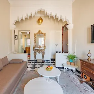 https://apartment-in-center-of-gueliz-balcony-carre-eden.marrakeshhotelsmorocco.com